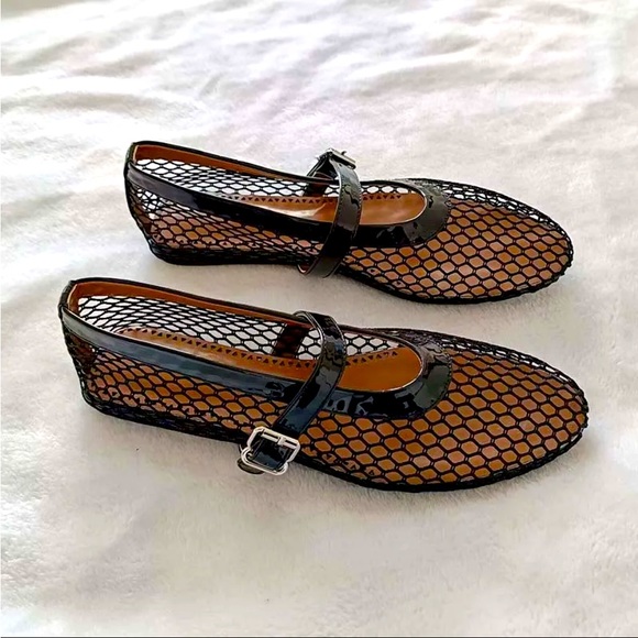 🎉Mesh ballet flats are a celebrity favorite this spring embrace the trend. - Picture 8 of 16